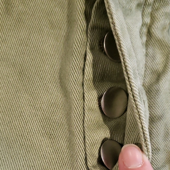 One Teaspoon Women's Green Distressed Denim Shorts 23 - Picture 5 of 9